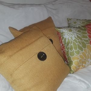 Throw pillows